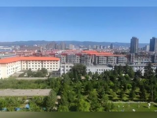 内蒙古鄂尔多斯天气，四季分明，风沙与晴空交织的草原之城
